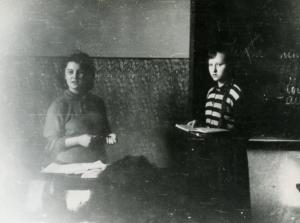 Ганна Лопушанська (зліва) на практиці у Львівському медичному училищі