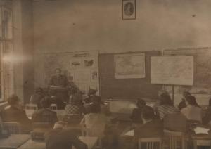 Лекція професора Петра Миколайовича Цися. Др. пол. 1950-их рр.